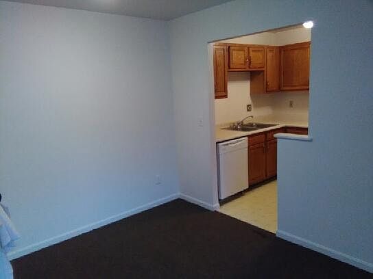 2nd image of 162 Richardson Pl APT 6