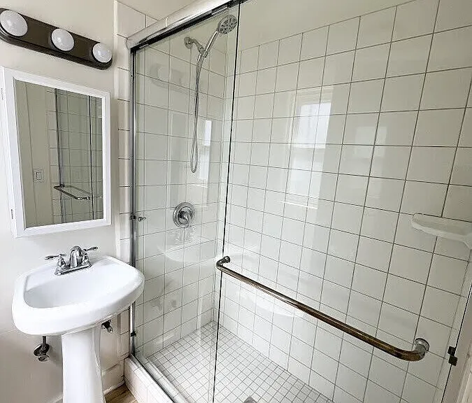 646 Ocean Park Blvd #C — Photo 9