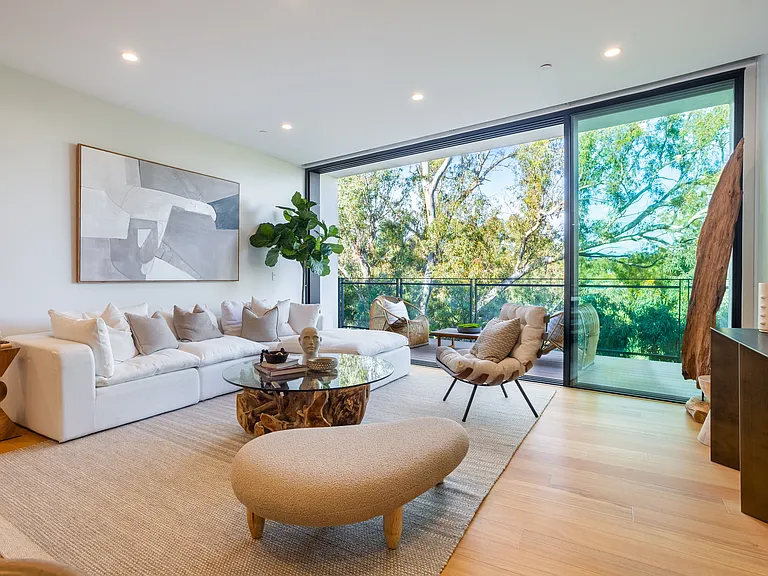 Respara Brentwood — Photo 27