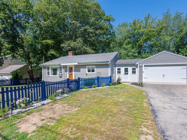 111 School Street, Berwick, ME 03901