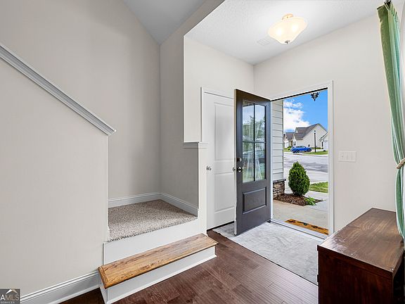 4th image of 338 Lana Ln