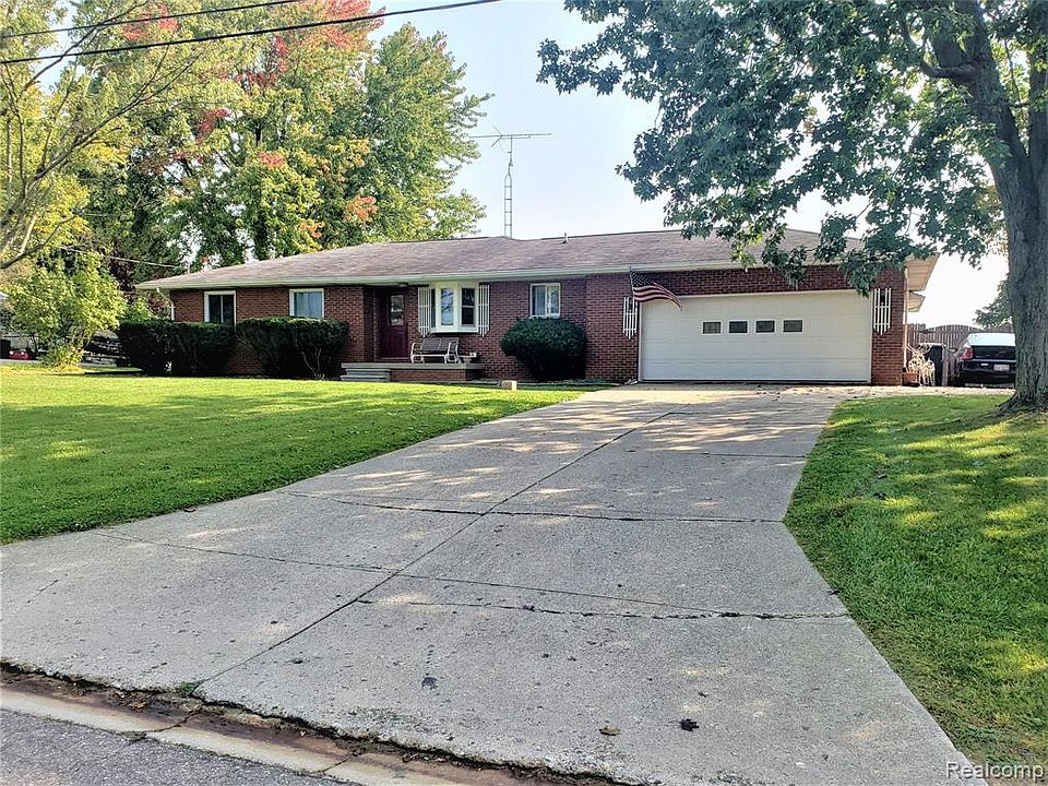 1st image of 3469 Clearwater Dr