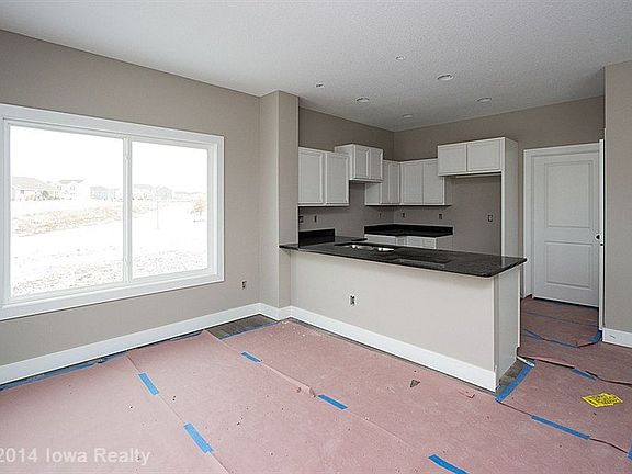 3rd image of 4816 NE Hillcrest Ct