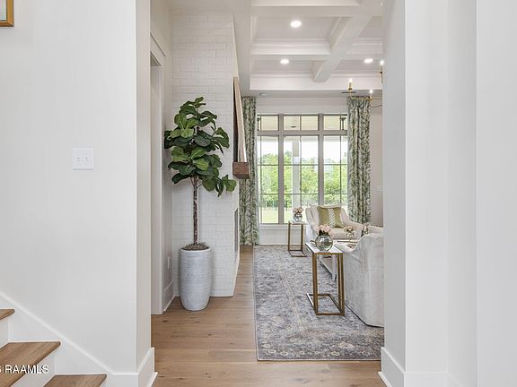 4th image of 103 Castle Vine Way