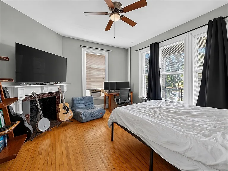 41 Walnut St #1R — Photo 8