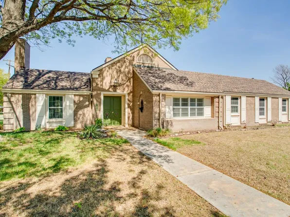 1822 Comanche Trl, Enid, OK 73703