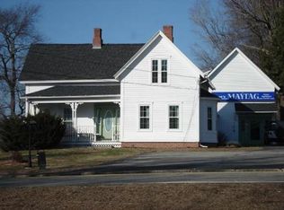 40 W Main St, Brookfield, MA 01506