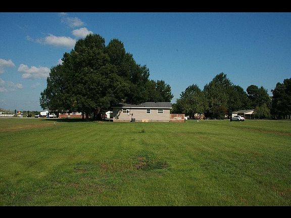3rd image of 403 Long St