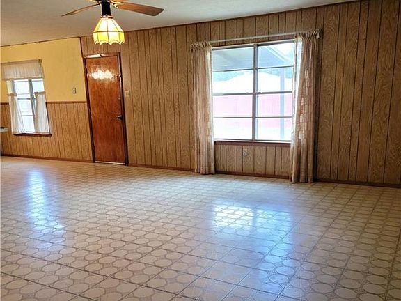 4th image of 4914 N 15th St