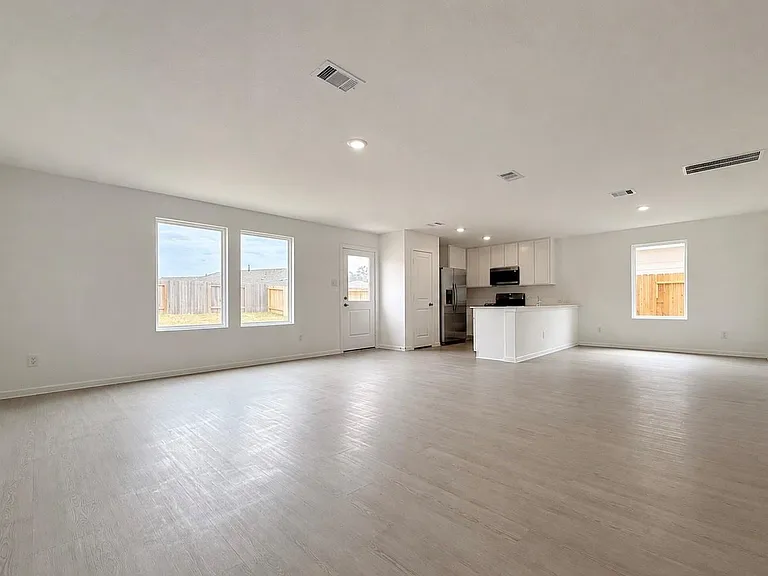 13530 Bay Springs Dr — Photo 4