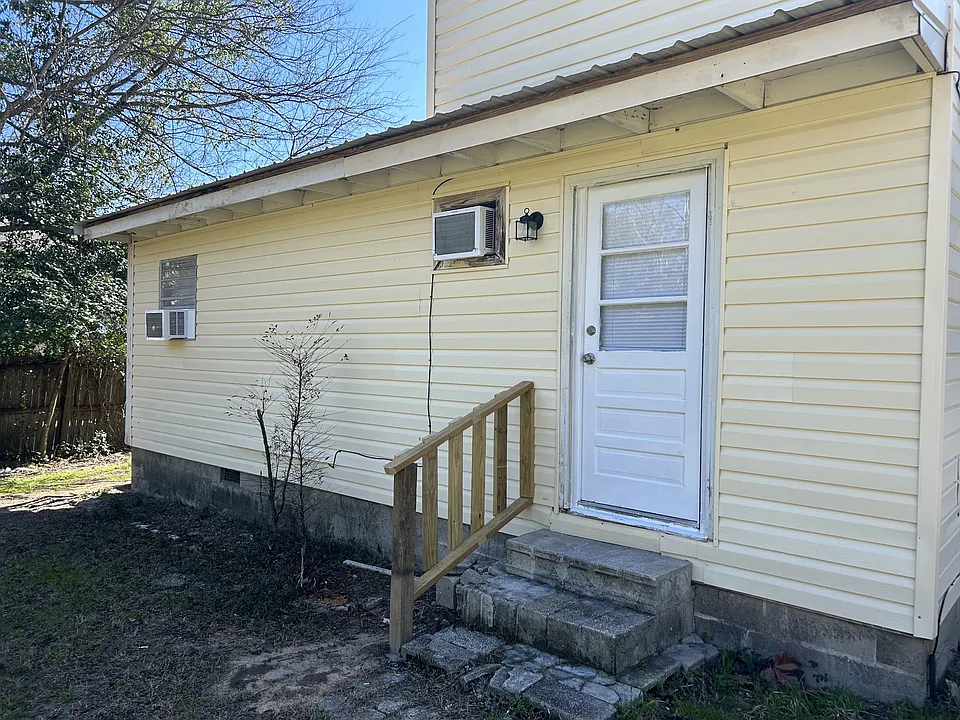451 E Eufaula St #B
