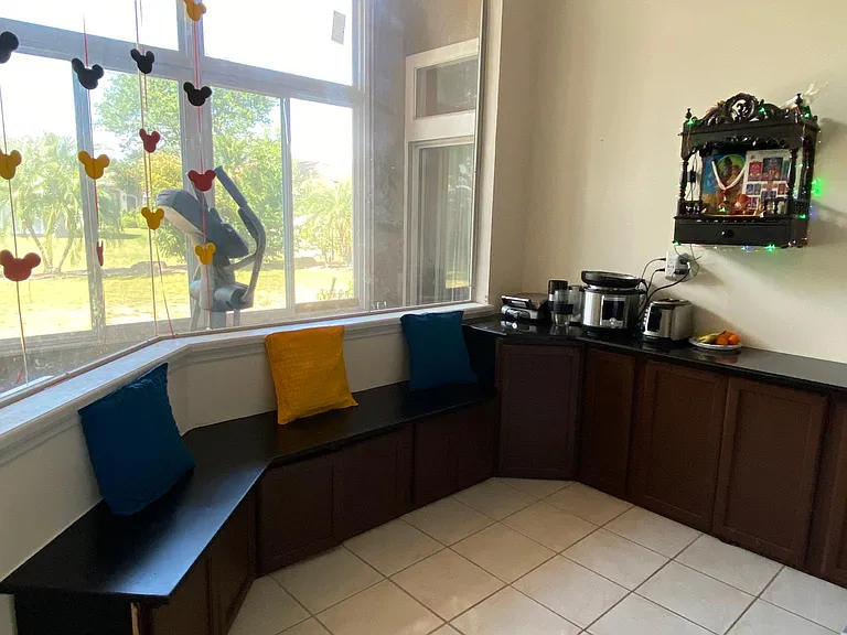 Breakfast nook
