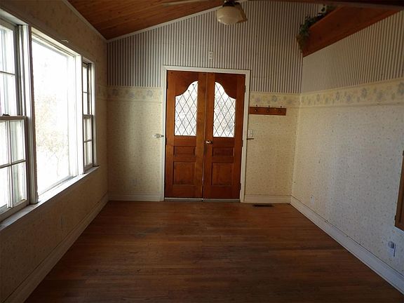 4th image of 5804 NW 57th St