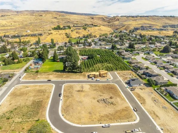 160 Chadwick  (Lot 3) Street NW, East Wenatchee, WA 98802