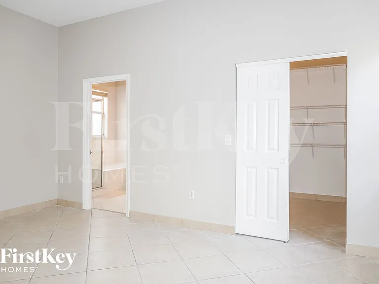 9064 SW 214th St — Photo 6