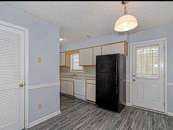4th image of 2215 17th Ave APT 5