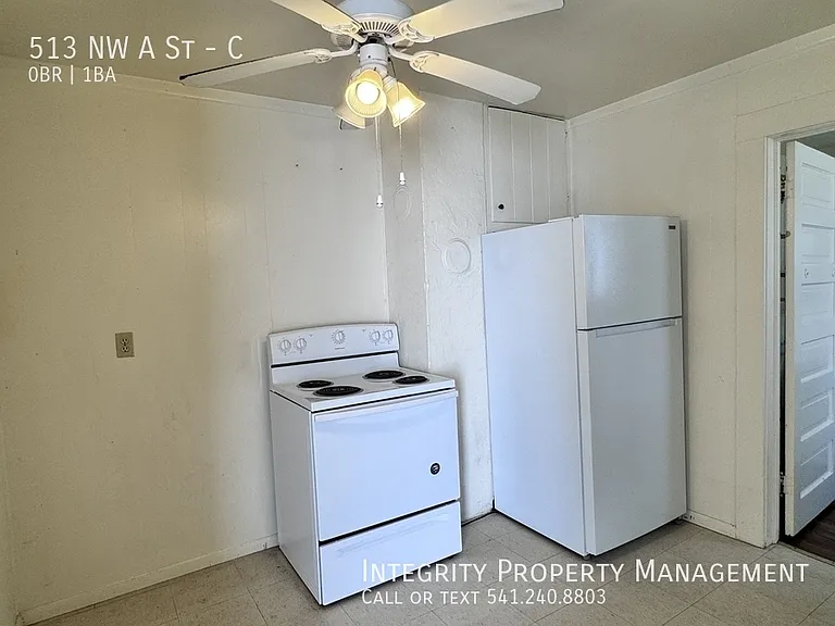 513 NW A St #C — Photo 7