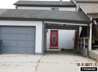 1109 Sweetwater Rd, Douglas, WY 82633