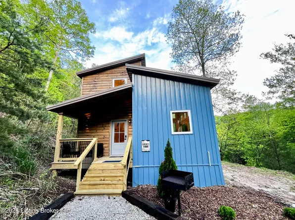 3 Twin Arch Rd, Stanton, KY 40380