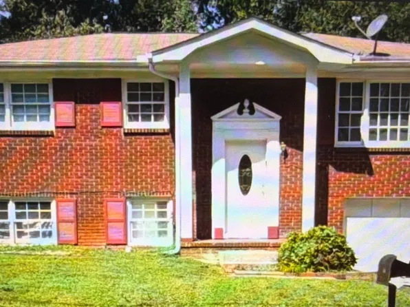 5655 Kent Ln, Forest Park, GA 30297