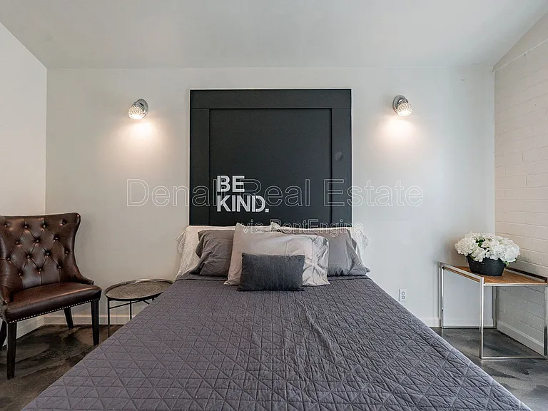 2309 S College Ave #17 — Photo 23