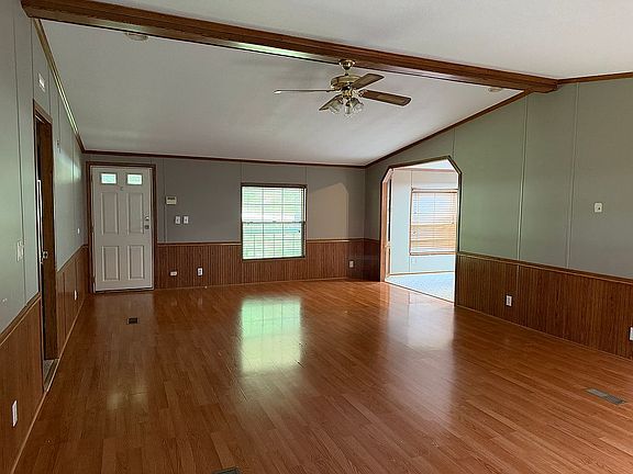4th image of 105 Lake Field Rd