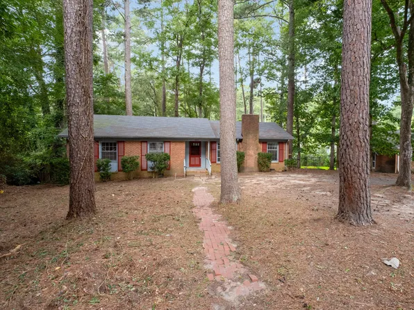 3222 Oxford Dr, Durham, NC 27707