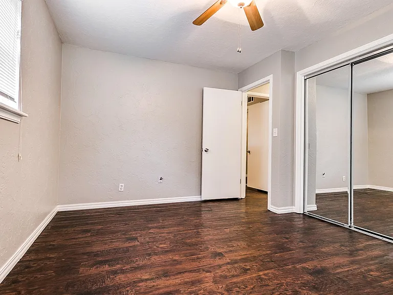 316 Rosewood Dr — Photo 23