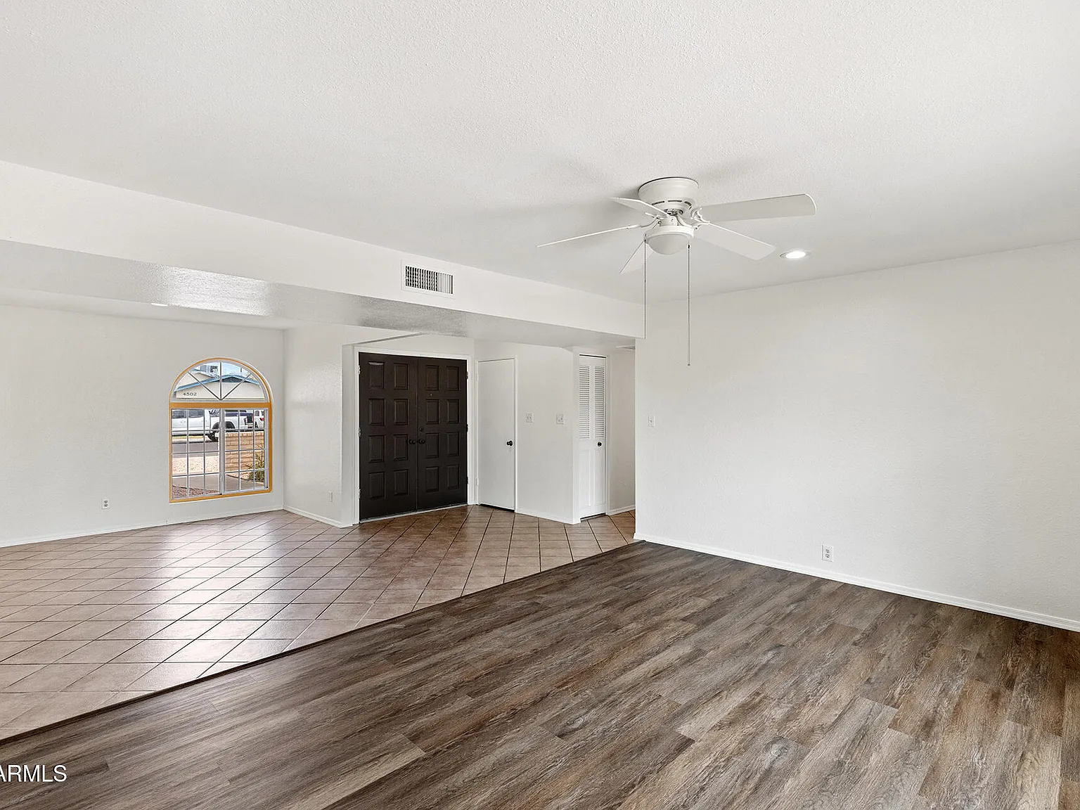 4 bed, 2.0 bath, 2383 sqft, $2,400 — Photo 3