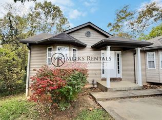 415 Mill Rd, Hurricane, WV 25526