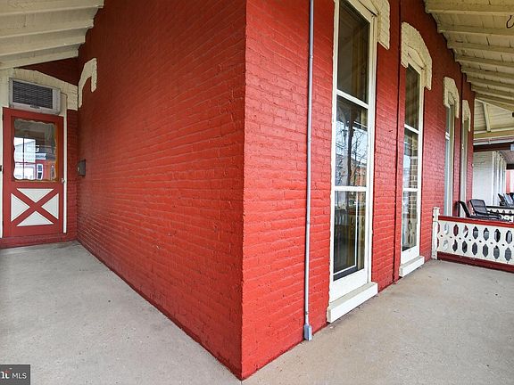 3rd image of 343 N 3rd St