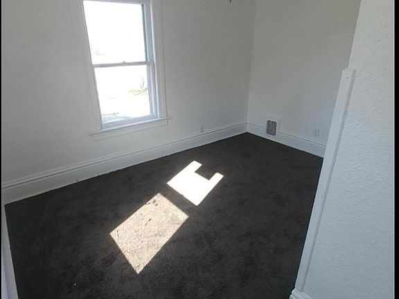2nd image of 526 Lincoln Ave