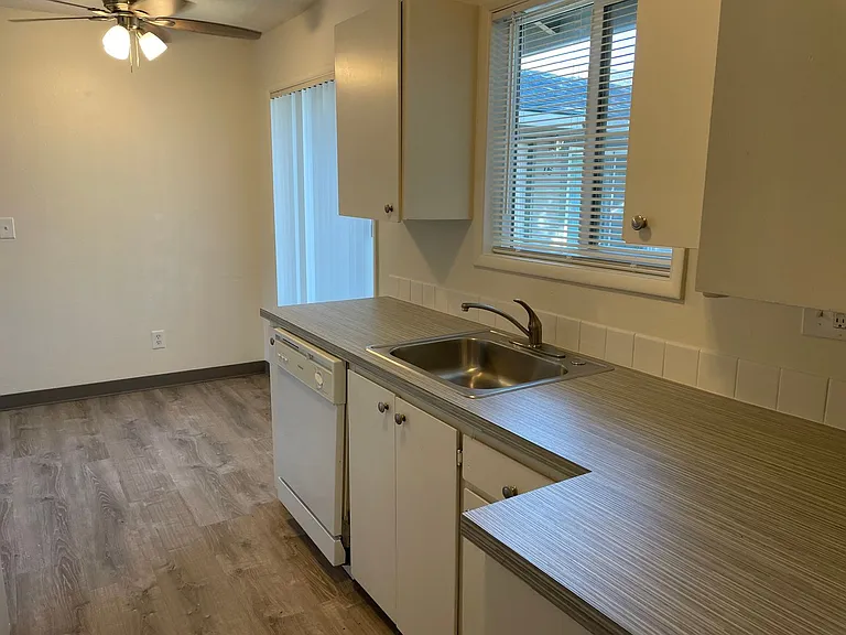 S815 - Star Apartments — Photo 43