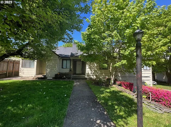 6221 NE Simpson St, Portland, OR 97218