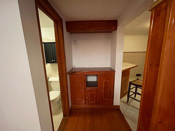 5th image of 2521 W Berwyn Ave #B