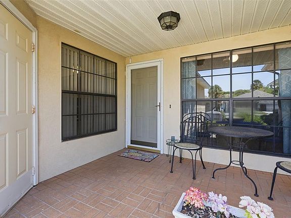 3rd image of 220 Juniper Way