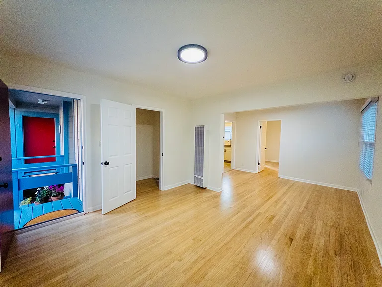 1929 Haste St #6 — Photo 3