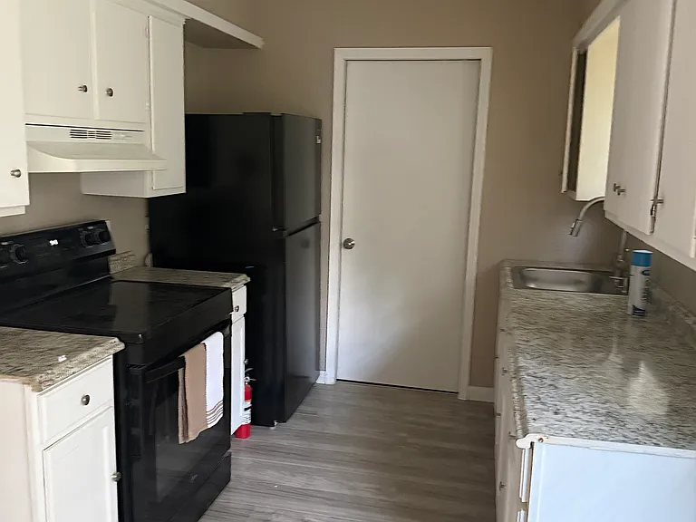 3656 Hemlock Ln — Photo 4
