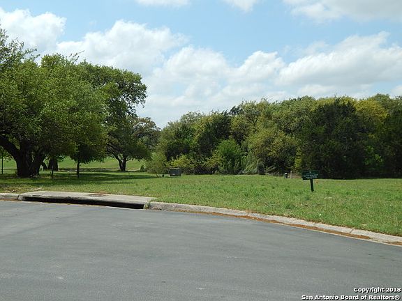 4th image of 3 Avalon Park