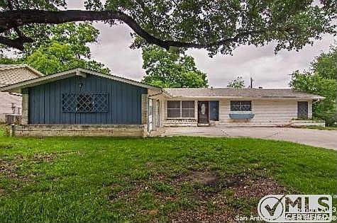 2nd image of 3811 Oak Trl