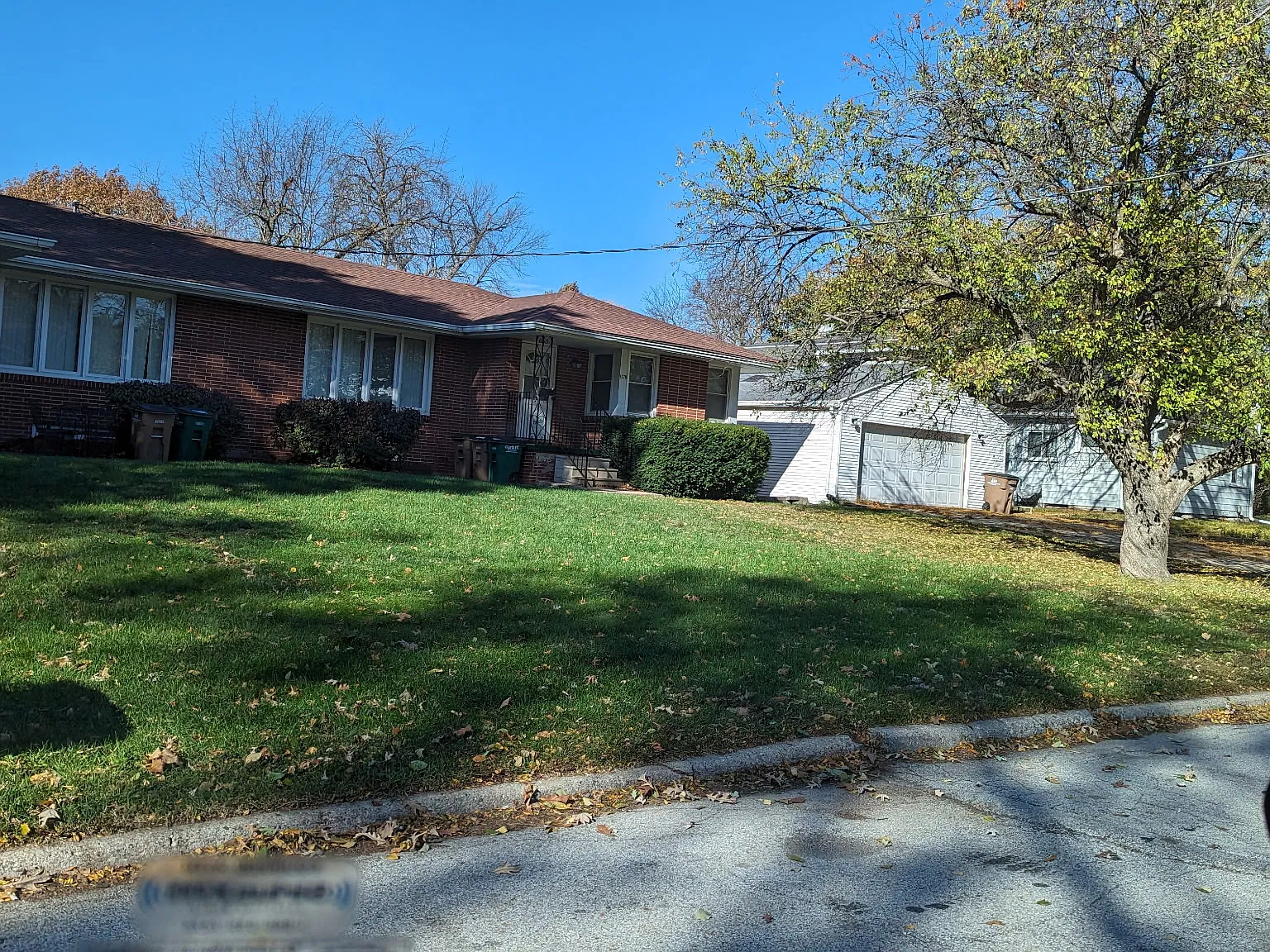 2 bed, 1100 sqft, $1,300 — Photo 2