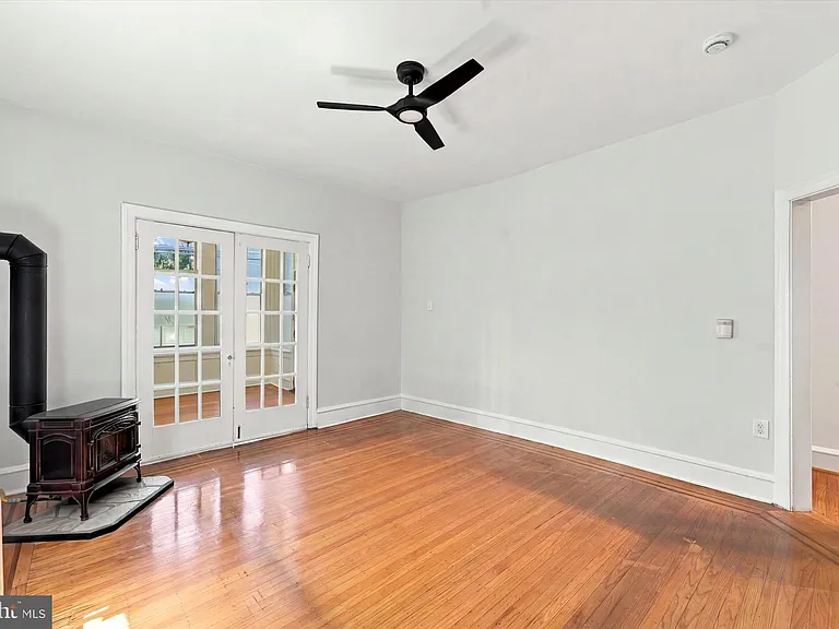 1 W Athens Ave #1/2-C — Photo 7