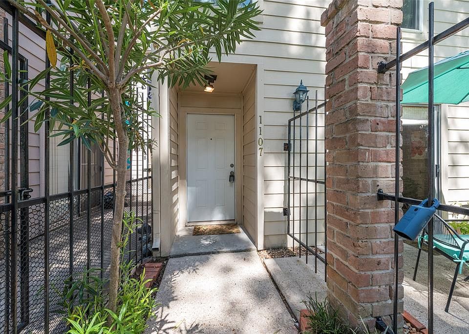 1st image of 800 Country Place Dr #1/107
