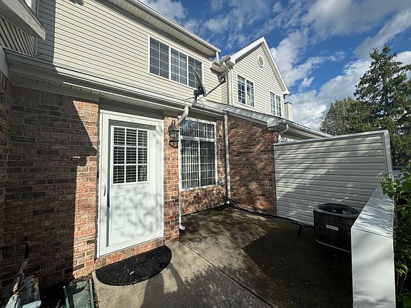 3rd image of 5711 Carrousel Dr