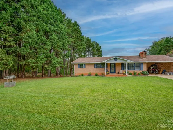 7471 S State Highway 9, Columbus, NC 28722