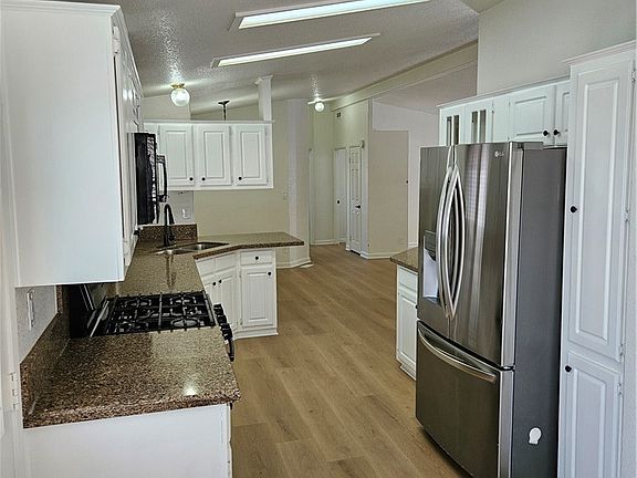 3rd image of 200 N Grand Ave Space 53