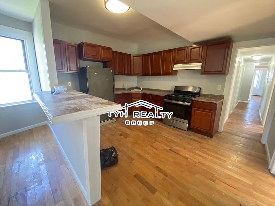 1st image of 4 Farley Ave Floor 2