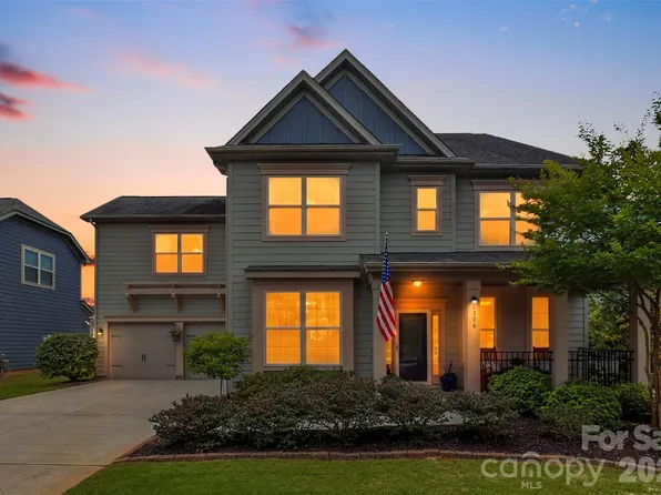 1306 Corey Cabin Ct, Fort Mill, SC 29715