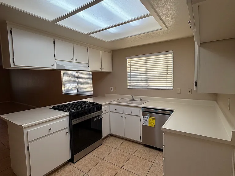 41401 Adams St #C — Photo 11