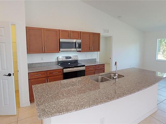 4th image of 106 Baytree Dr
